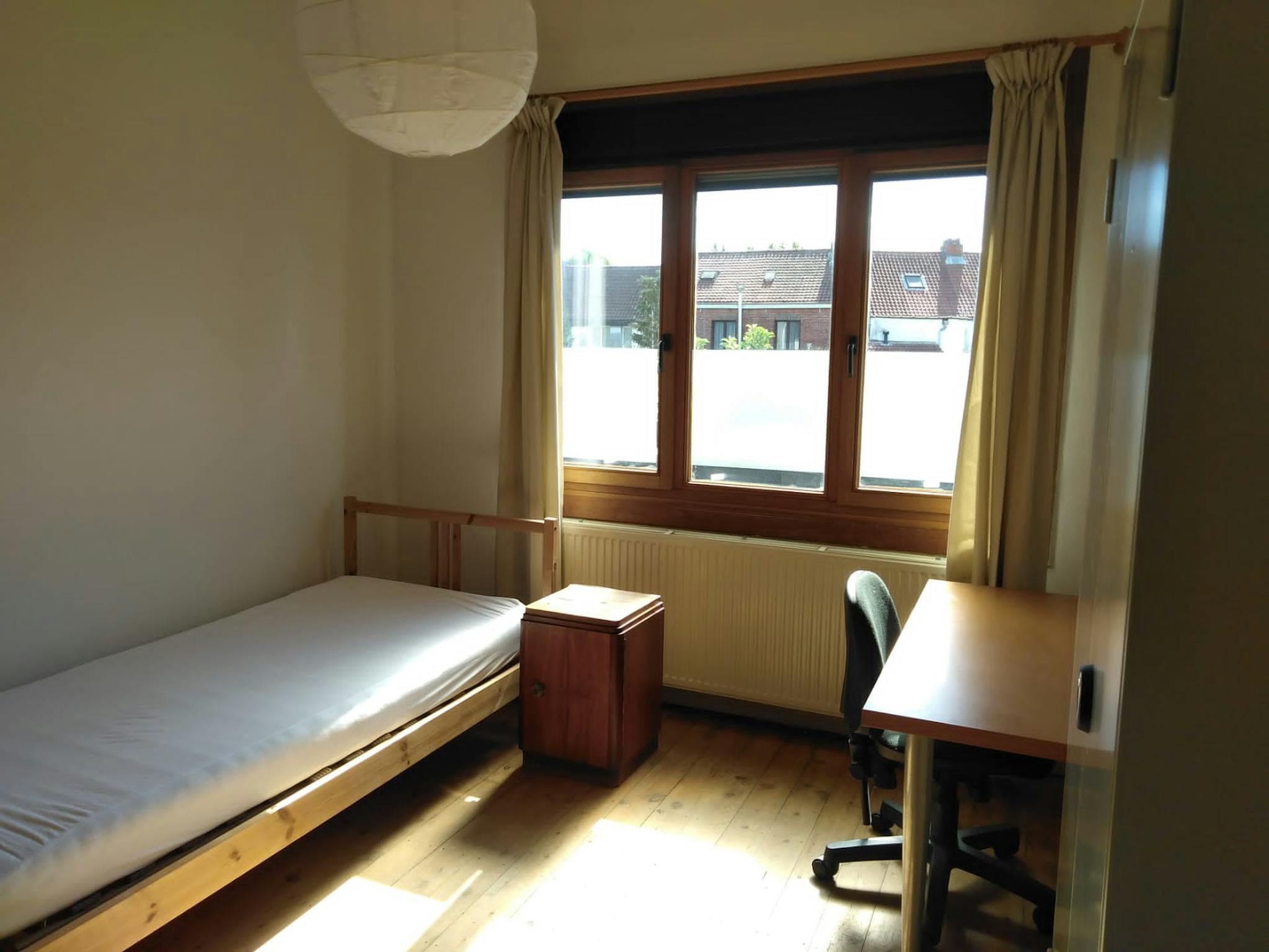 Appartement te  huur in Berchem 2600 450.00€ 1 slaapkamers 200.00m² - Zoekertje 1316171