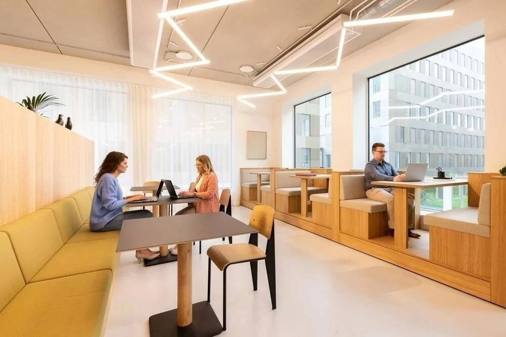 Handelszaak te  huur in Berchem 2600 109.00€ 0 slaapkamers m² - Zoekertje 2676