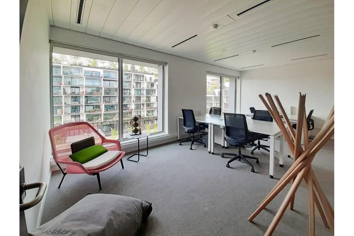 Handelszaak te  huur in Merksem 2170 7397.00€ 0 slaapkamers m² - Zoekertje 4116