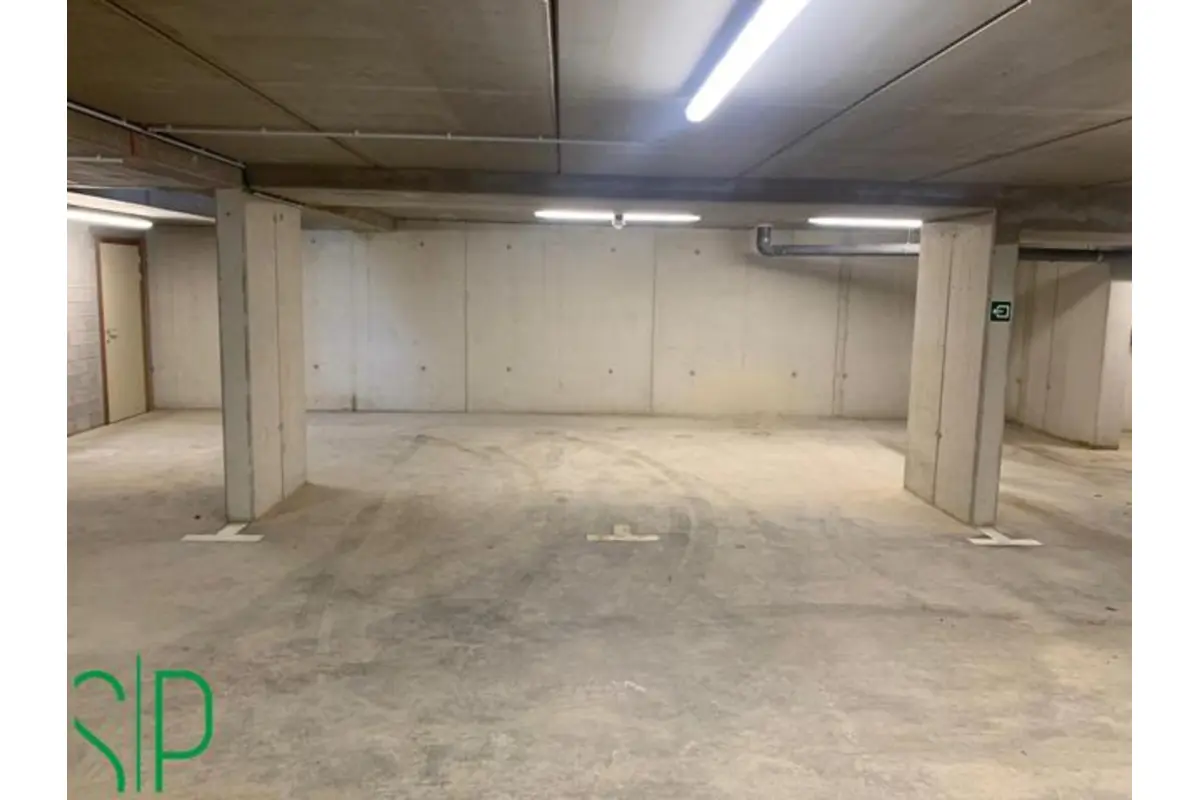 Parking te  koop in Mol 2400 19500.00€  slaapkamers m² - Zoekertje 10424