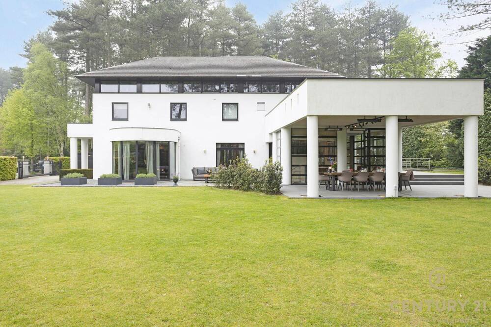 Huis te  koop in Oud-Turnhout 2360 1950000.00€ 4 slaapkamers 1007.00m² - Zoekertje 1365494