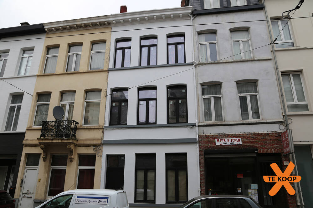 Herenhuis te  koop in Antwerpen 2060 299000.00€  slaapkamers 190.00m² - Zoekertje 996157