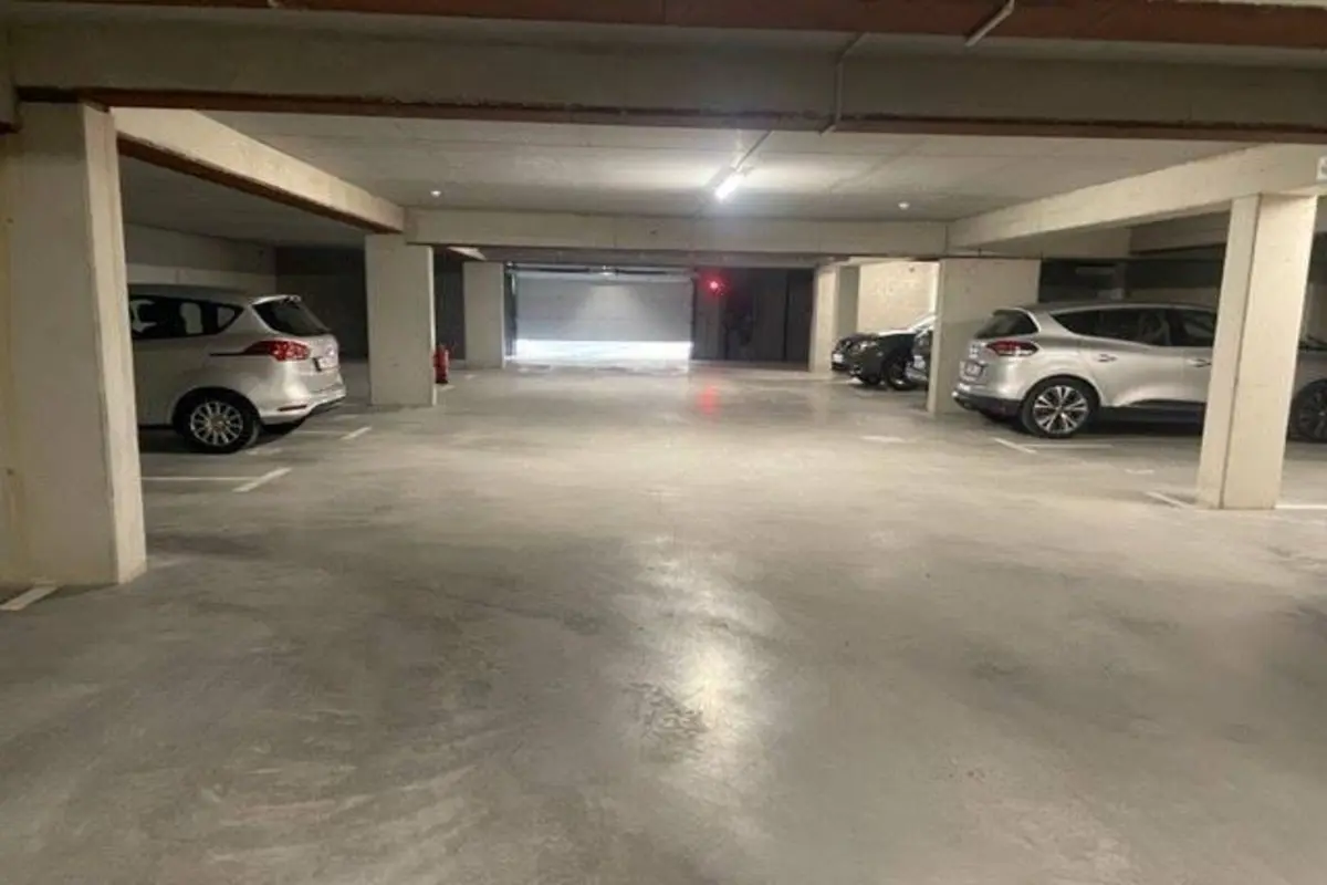 Parking & garage te  koop in Puurs 2870 23000.00€  slaapkamers m² - Zoekertje 15352