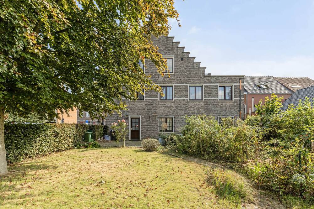 Huis te  koop in Ranst 2520 1450000.00€ 7 slaapkamers 620.00m² - Zoekertje 17177