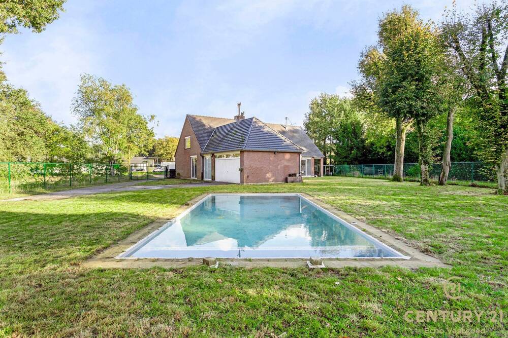 Villa te  koop in Turnhout 2300 499000.00€ 6 slaapkamers 378.00m² - Zoekertje 1370797