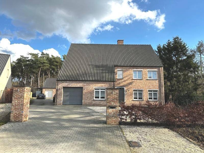 Huis te  huur in Lichtaart 2460 1700.00€ 4 slaapkamers 425.00m² - Zoekertje 1377899