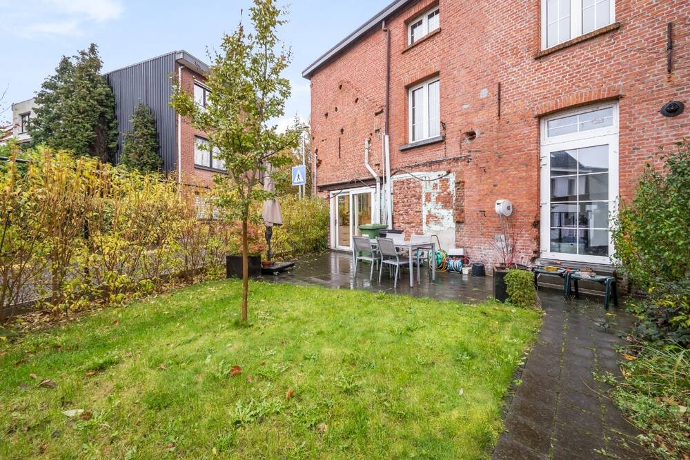 Huis te  koop in Zwijndrecht 2070 375000.00€ 5 slaapkamers 240.00m² - Zoekertje 1286854
