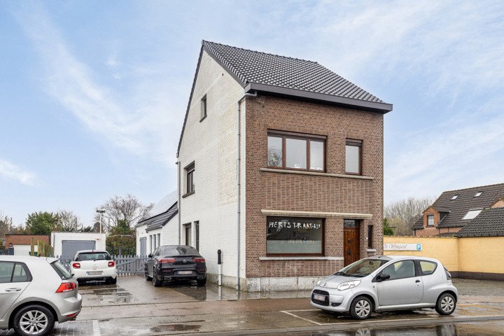 Huis te  koop in Sint-Katelijne-Waver 2860 425000.00€ 3 slaapkamers 255.00m² - Zoekertje 1290602