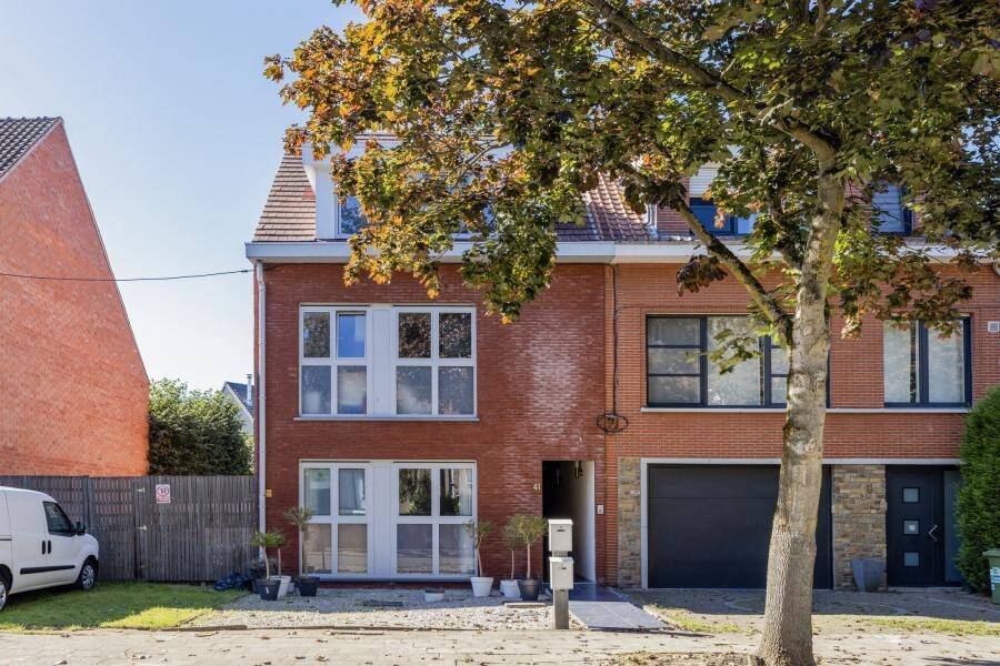 Huis te  koop in Mortsel 2640 695000.00€ 4 slaapkamers 160.00m² - Zoekertje 1295282