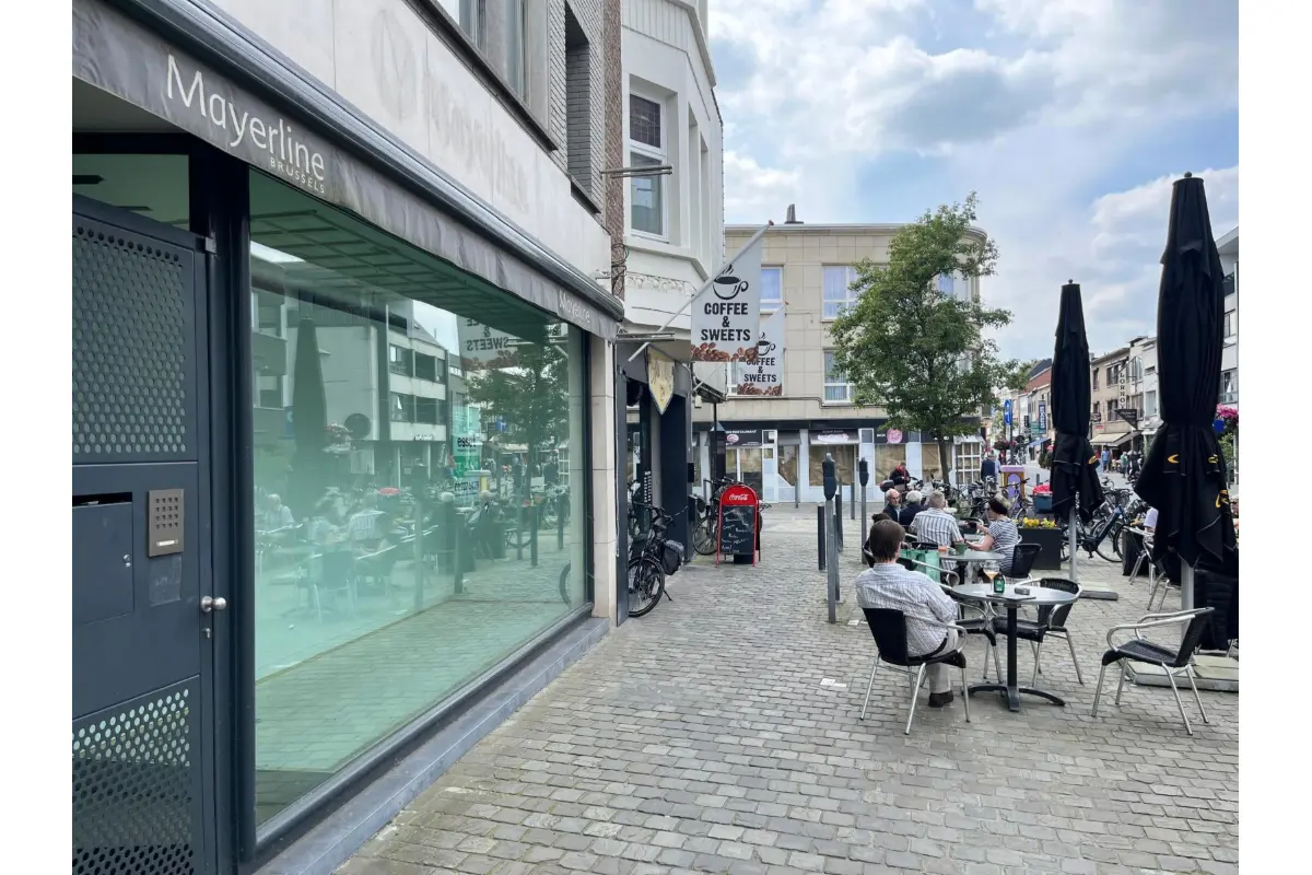 Handelszaak te  huur in Herentals 2200 2335.00€  slaapkamers 355.00m² - Zoekertje 35279