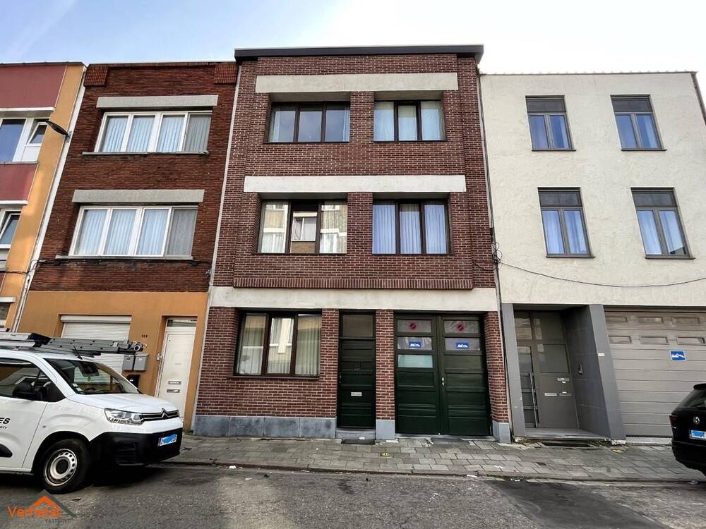 Appartementsgebouw te  koop in Deurne 2100 785000.00€ 5 slaapkamers 241.00m² - Zoekertje 1306982