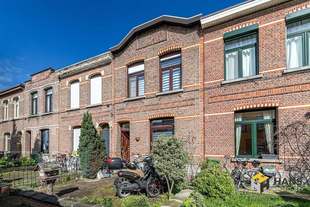 Huis te  koop in Berchem 2600 299000.00€ 3 slaapkamers 101.00m² - Zoekertje 1309331