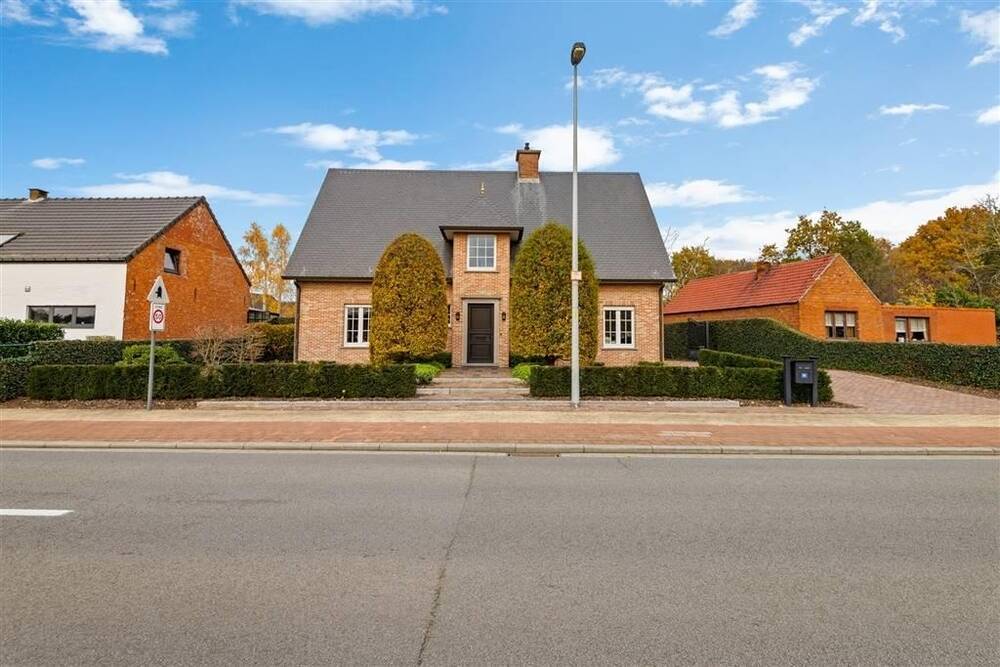 Villa te  koop in Herentals 2200 649000.00€ 3 slaapkamers 332.00m² - Zoekertje 1320338