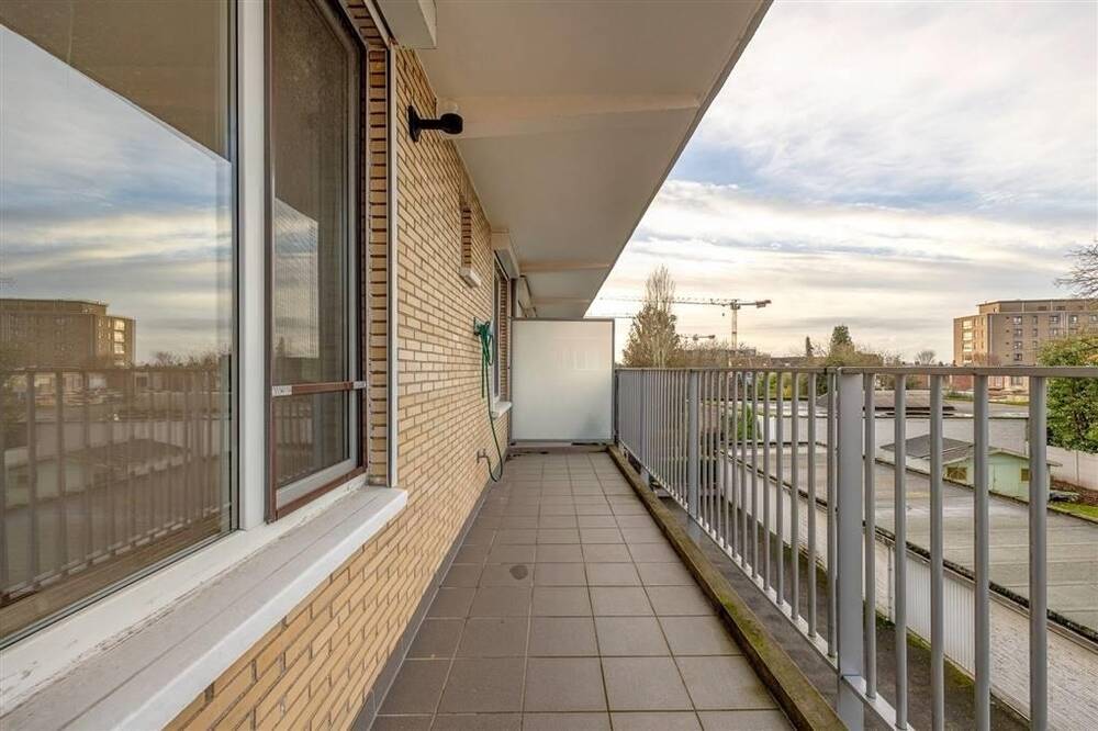 Appartement te  koop in Wilrijk 2610 215000.00€ 2 slaapkamers 97.00m² - Zoekertje 1332132
