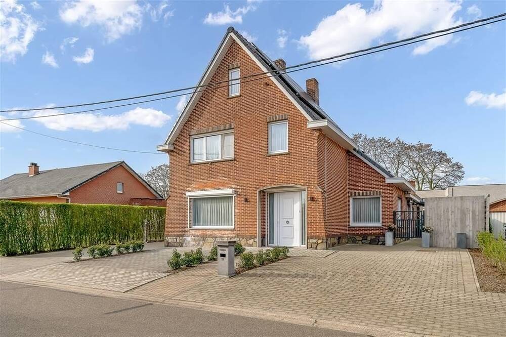 Huis te  koop in Meerhout 2450 389000.00€ 3 slaapkamers 244.00m² - Zoekertje 1341033