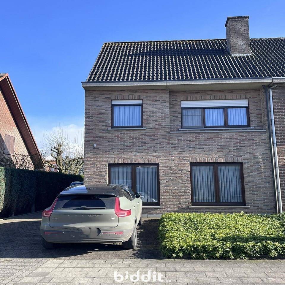 Huis te  koop in Zwijndrecht 2070 310000.00€ 2 slaapkamers m² - Zoekertje 1342828