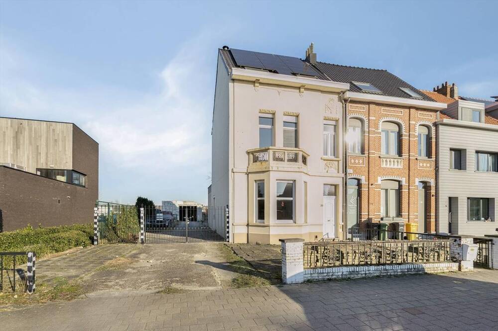 Huis te  koop in Wijnegem 2110 449000.00€ 3 slaapkamers 238.00m² - Zoekertje 1352131