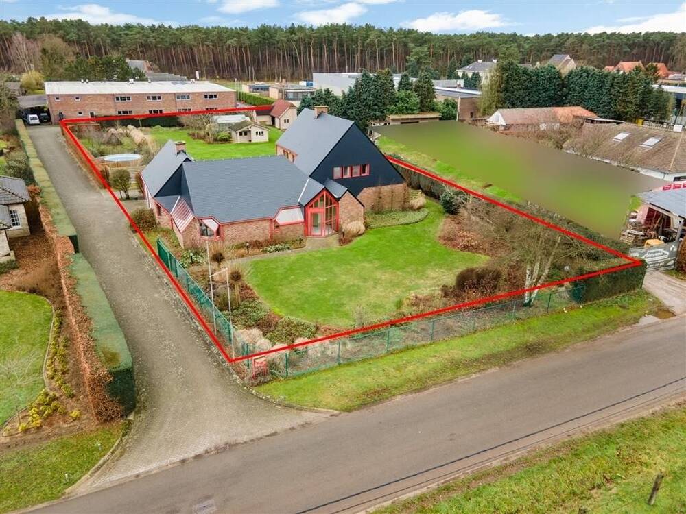 Huis te  koop in Lichtaart 2460 669000.00€ 4 slaapkamers 495.00m² - Zoekertje 1353341
