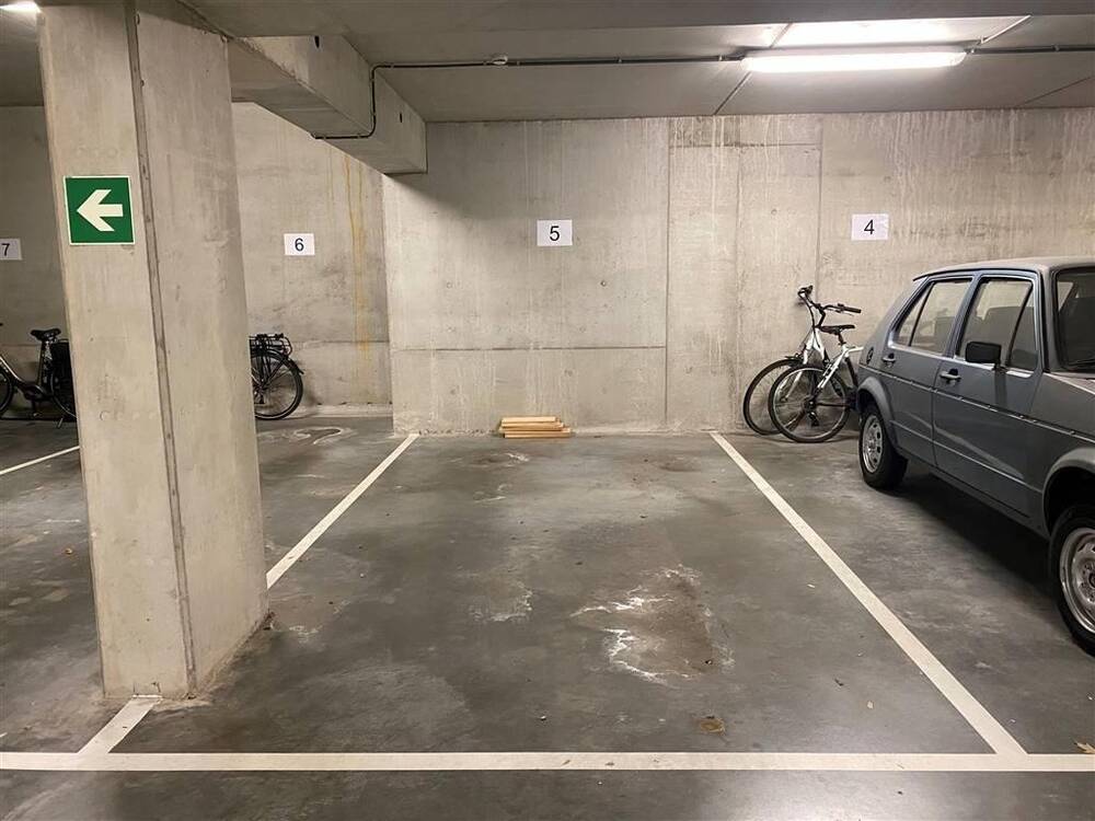 Parking & garage te  huur in Wijnegem 2110 80.00€  slaapkamers m² - Zoekertje 1354788