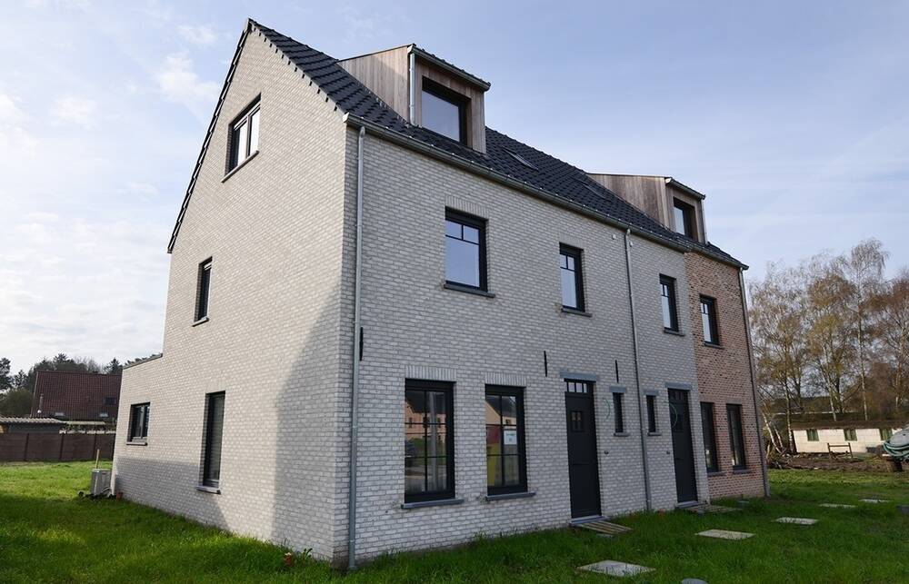 Huis te  koop in Veerle 2431 416000.00€ 3 slaapkamers 168.00m² - Zoekertje 1356262