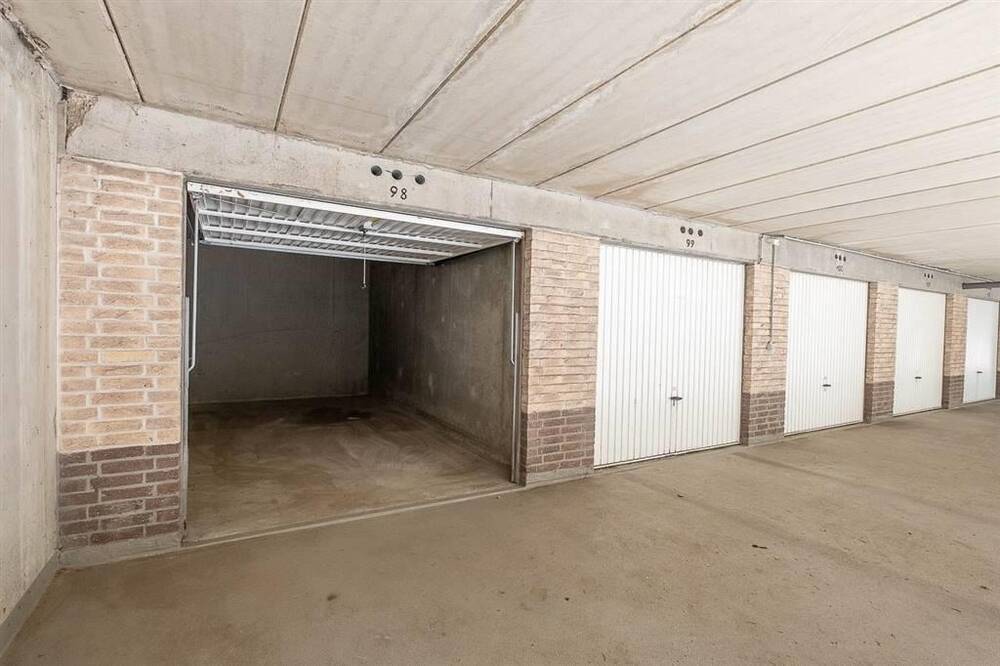 Parking & garage te  koop in Deurne 2100 26500.00€  slaapkamers m² - Zoekertje 1356680