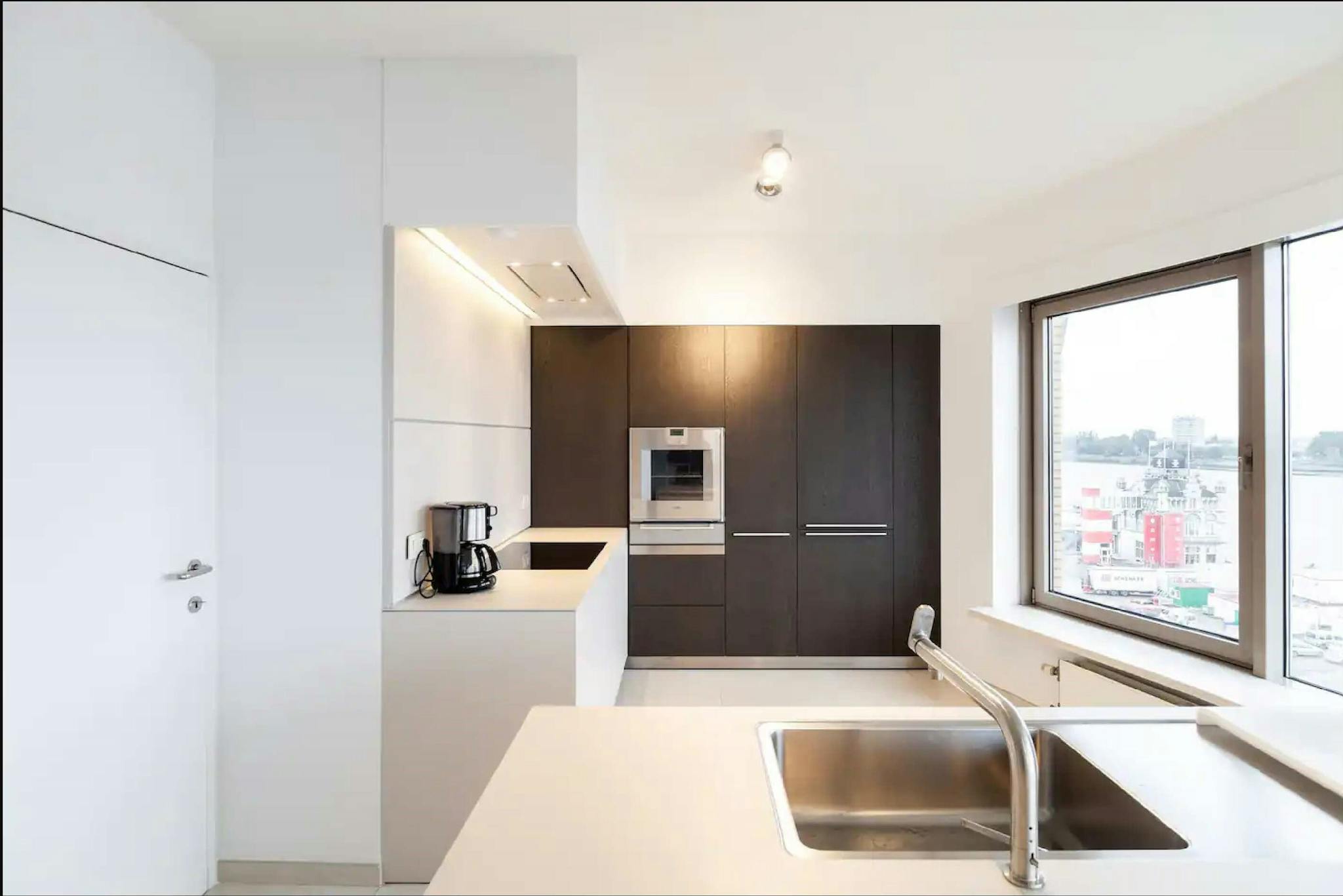 Appartement te  huur in Antwerpen 2000 3250.00€ 2 slaapkamers 180.00m² - Zoekertje 1357151