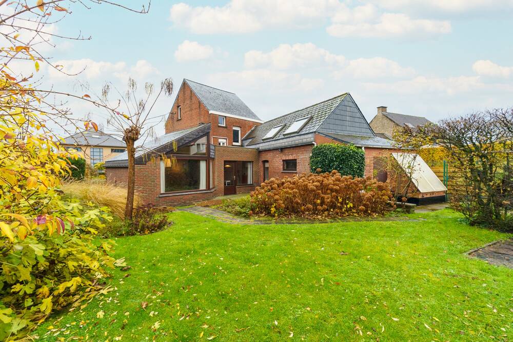 Huis te  koop in Heist-op-den-Berg 2220 379000.00€ 7 slaapkamers 316.00m² - Zoekertje 1355435