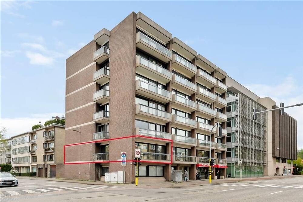 Appartement te  koop in Berchem 2600 315000.00€ 3 slaapkamers 123.00m² - Zoekertje 1355931