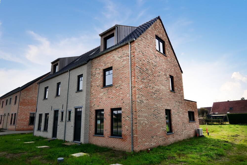 Huis te  koop in Veerle 2431 414000.00€ 3 slaapkamers 165.00m² - Zoekertje 1356049