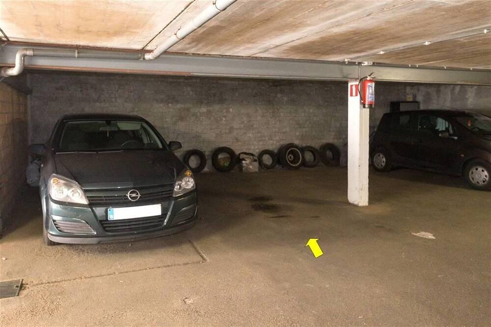 Parking & garage te  koop in Deurne 2100 10000.00€  slaapkamers m² - Zoekertje 1360209