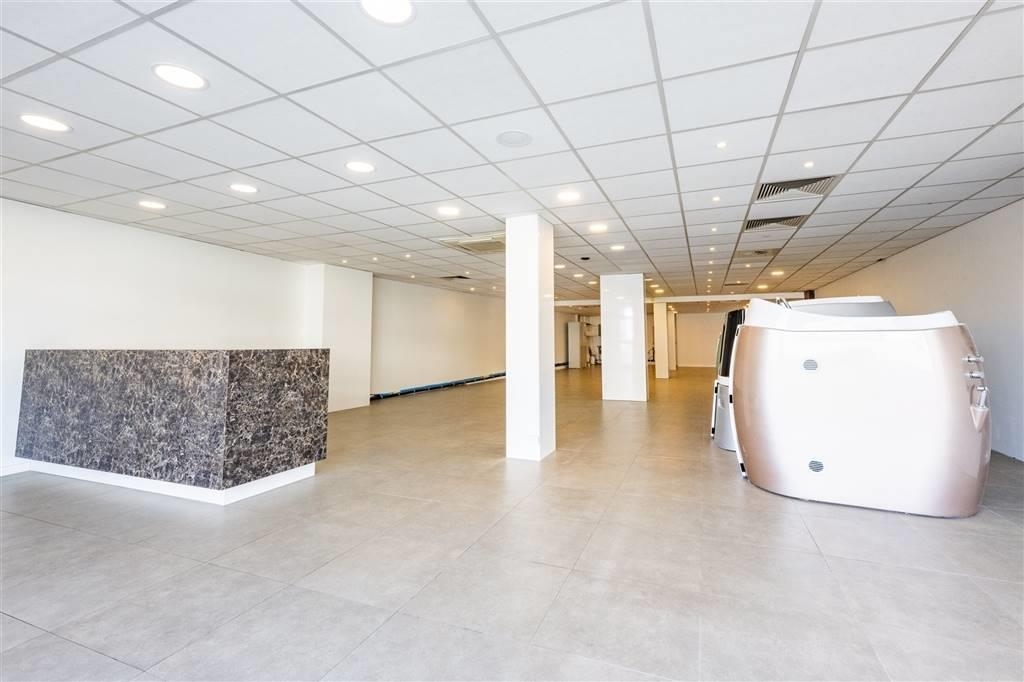 Handelszaak te in Schoten 2900 1950.00€ slaapkamers 155.00m² - Zoekertje 49991