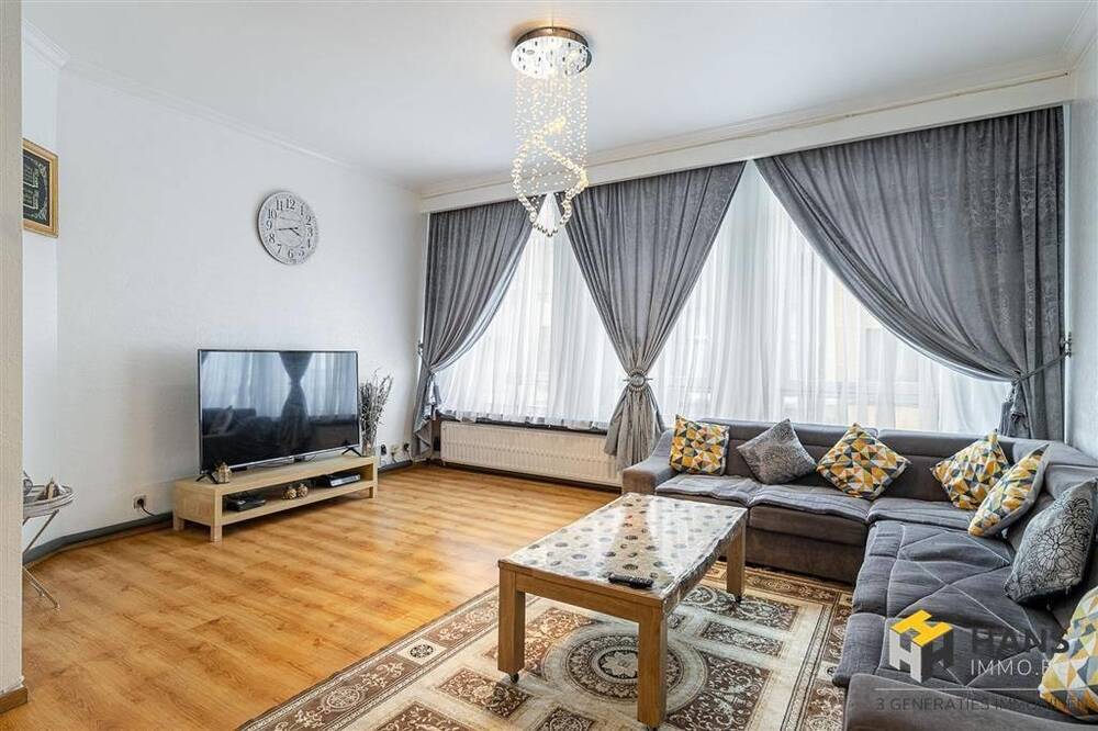 Appartement te  koop in Borgerhout 2140 169000.00€ 2 slaapkamers 97.00m² - Zoekertje 1383870