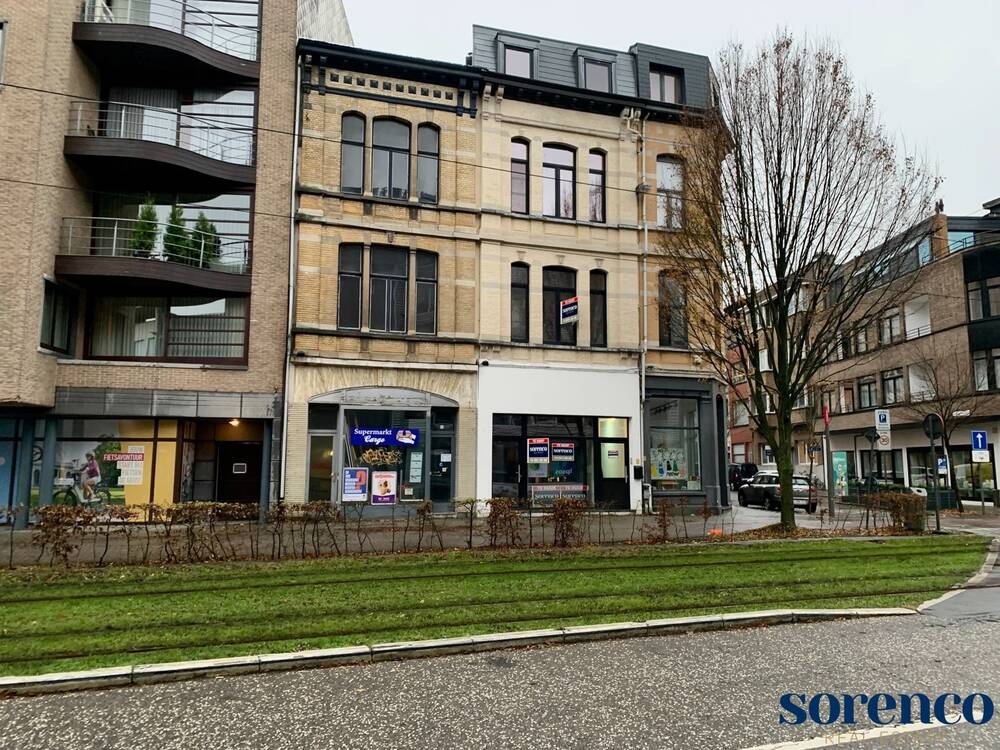 Mixgebouw te  koop in Berchem 2600 385000.00€ 2 slaapkamers 120.00m² - Zoekertje 1383186