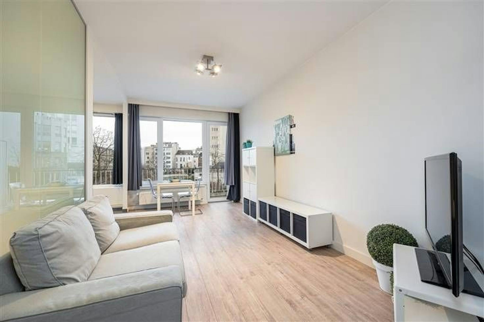 Appartement te  huur in Antwerpen 2018 1300.00€ 1 slaapkamers 45.00m² - Zoekertje 1385819