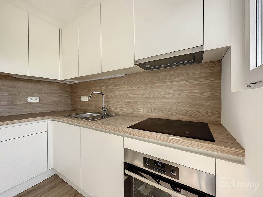 Appartement te  koop in Deurne 2100 200000.00€ 2 slaapkamers 76.00m² - Zoekertje 1387118
