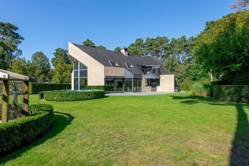 Villa te  koop in Lichtaart 2460 699000.00€ 4 slaapkamers 302.00m² - Zoekertje 1391474