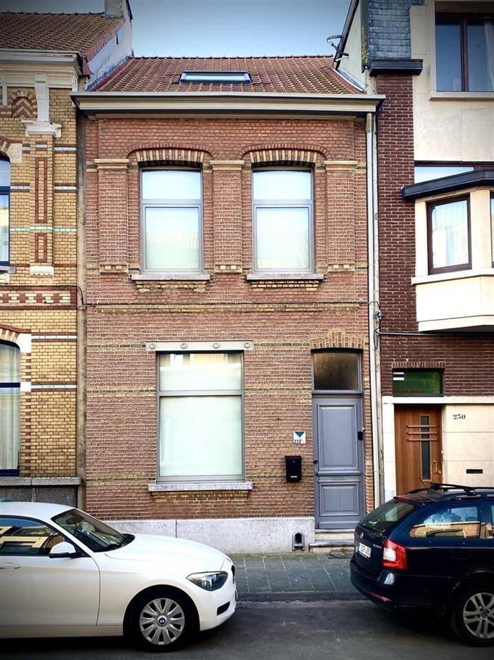 Huis te  koop in Hoboken 2660 329000.00€ 4 slaapkamers m² - Zoekertje 1391510