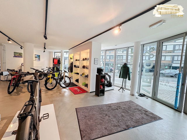 Commerciële ruimte te huur in Brasschaat 2930 5950.00€ slaapkamers 351.00m² - Zoekertje 278807