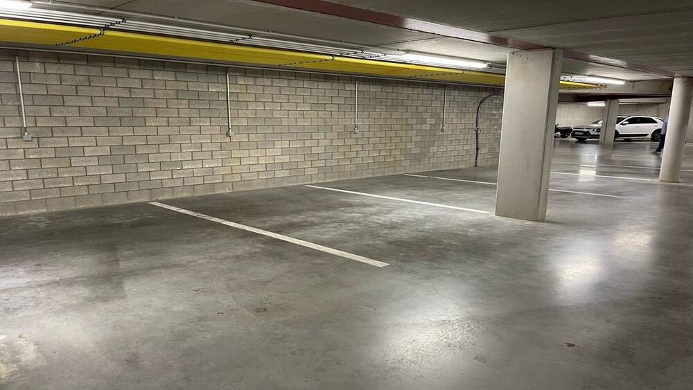 Parking & garage te  koop in Malle 2390 19750.00€  slaapkamers m² - Zoekertje 142721