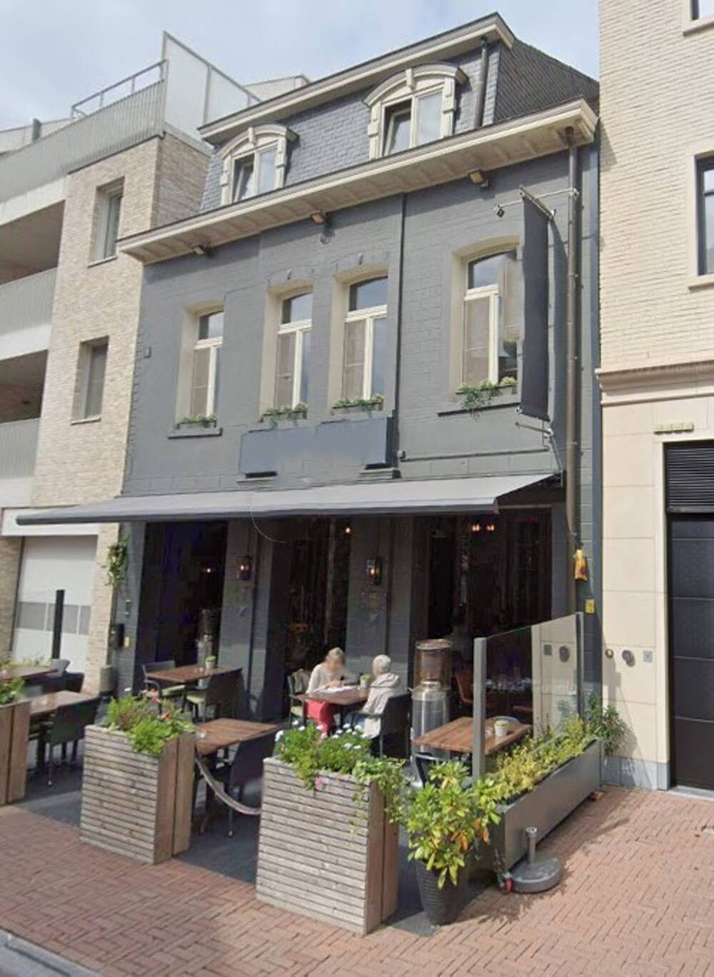 Handelszaak te koop in Mol 2400 670000.00€ slaapkamers 275.00m² - Zoekertje 150674