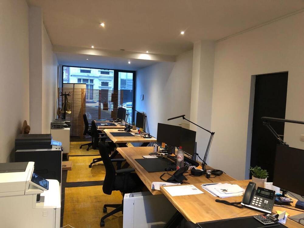 Handelszaak te huur in Berchem 2600 1230.00€ slaapkamers 120.00m² - Zoekertje 187583