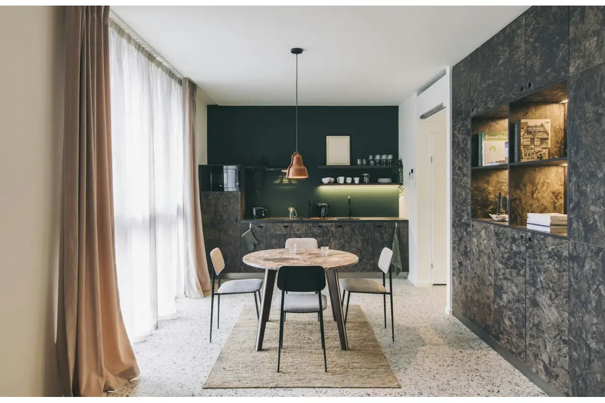 Appartement te  huur in Berchem 2600 1970.00€  slaapkamers m² - Zoekertje 229835