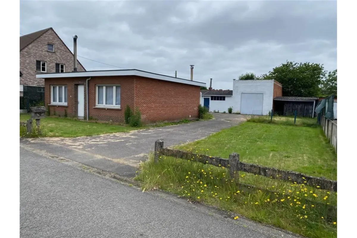 Grond te  koop in Grobbendonk 2280 305000.00€  slaapkamers m² - Zoekertje 235525