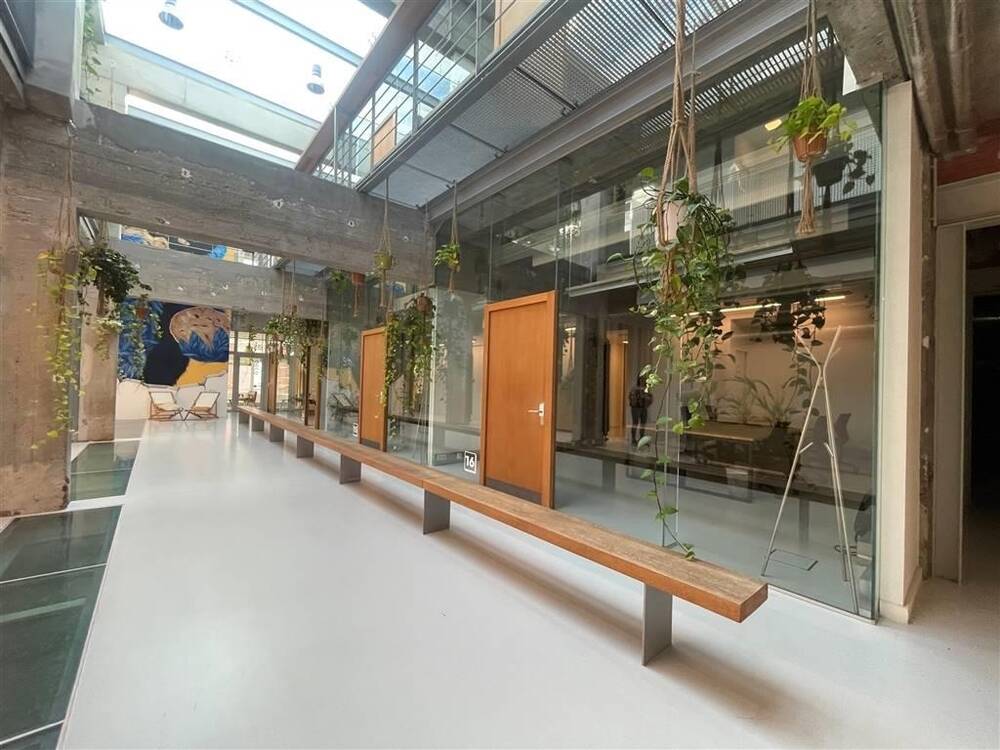 Handelszaak te huur in Merksem 2170 1663.20€ slaapkamers m² - Zoekertje 270517