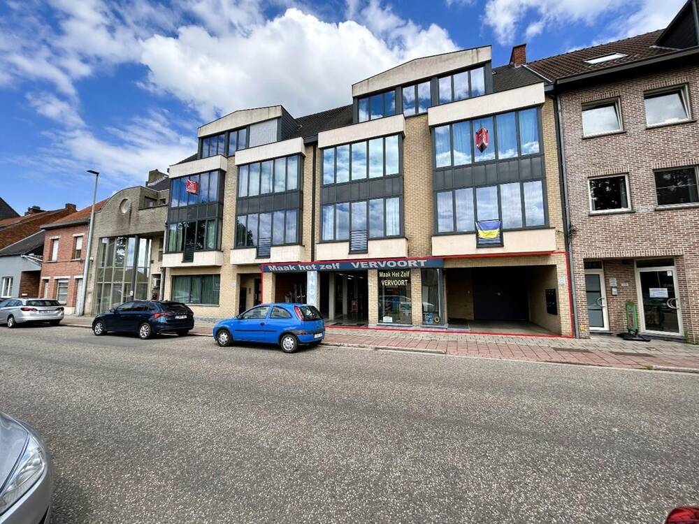 Handelszaak te koop in Geel 2440 495000.00€ slaapkamers m² - Zoekertje 290053
