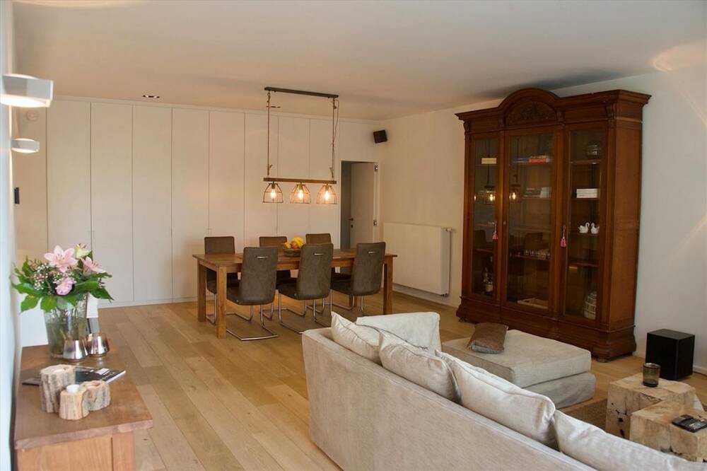 Appartement te huur in Wijnegem 2110 1450.00€ slaapkamers m² - Zoekertje 308821