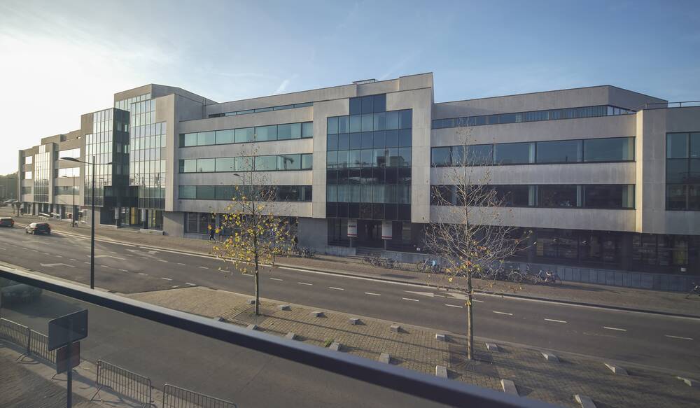 Handelszaak te huur in Berchem 2600 2550.00€ slaapkamers 204.00m² - Zoekertje 317993