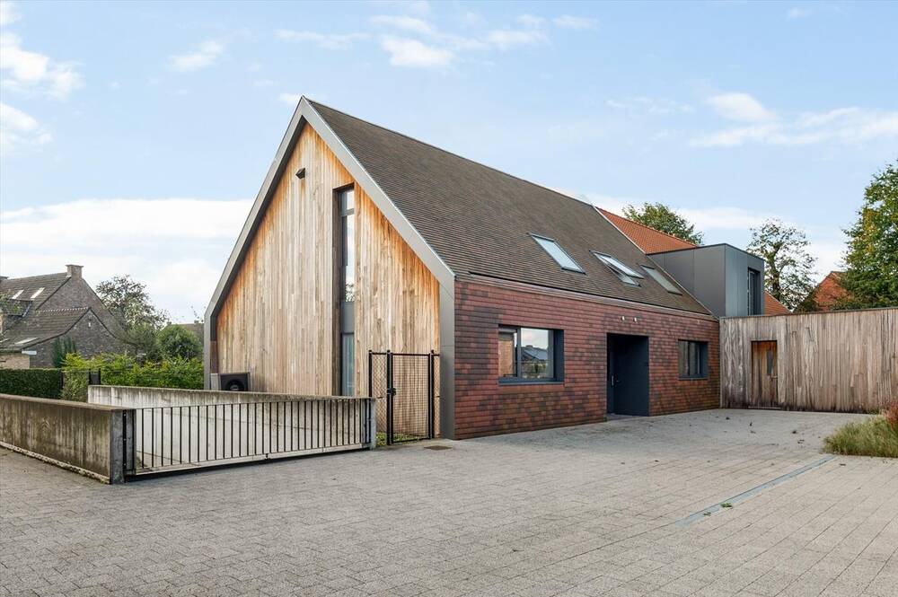 Huis te koop in Ekeren 2180 499000.00€ 3 slaapkamers 135.00m² - Zoekertje 320226