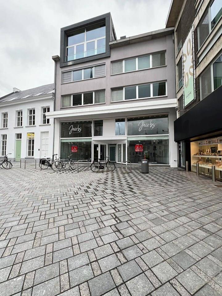 Handelszaak te  huur in Geel 2440 2900.00€  slaapkamers m² - Zoekertje 324558