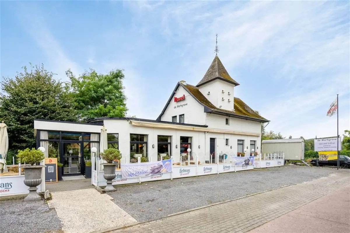 Handelszaak te  koop in Lippelo 2890 334000.00€ 3 slaapkamers 232.00m² - Zoekertje 325881